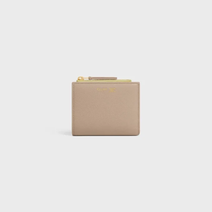 Compact Wallet Triomphe Stamp in Supple Grained Calfskin Compact Wallet Triomphe Stamp in Supple Grained Calfskin
