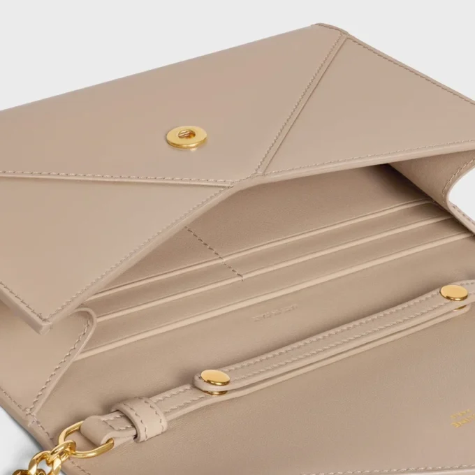Envelope Wallet on Chain in Shiny Calfskin Envelope Wallet on Chain in Shiny Calfskin