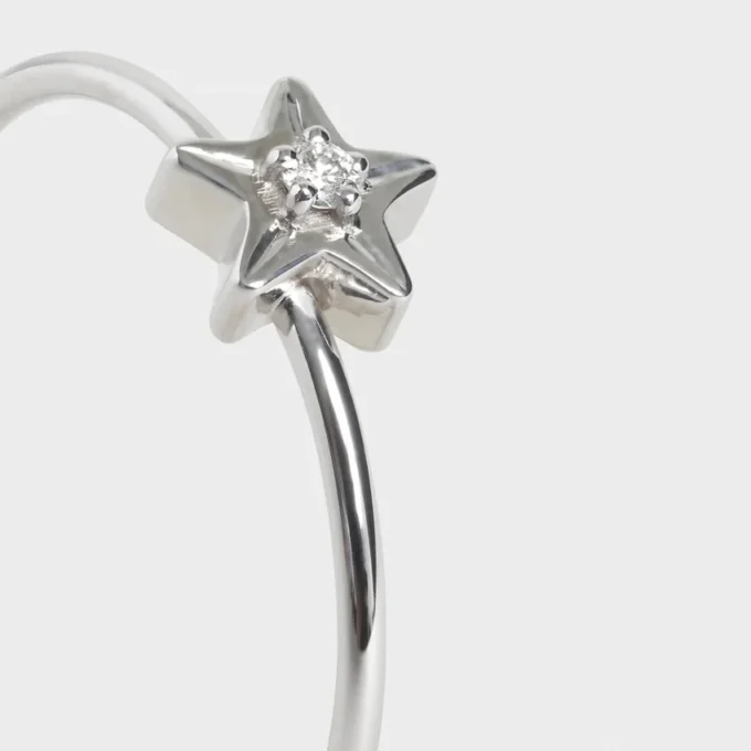 Etoile Celine Ring in White Gold and Diamond Etoile Celine Ring in White Gold and Diamond