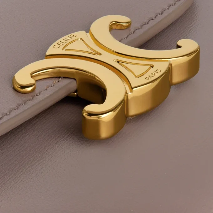 Small Flap Wallet Triomphe in Shiny Calfskin Small Flap Wallet Triomphe in Shiny Calfskin